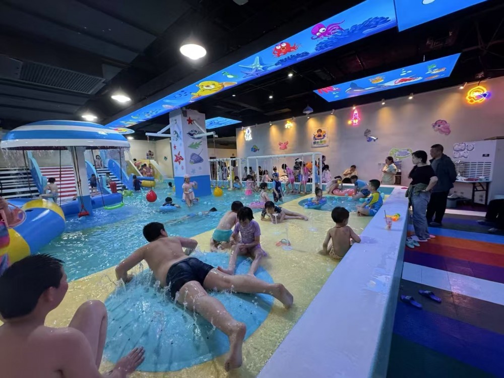 室內兒童水上樂園泳池